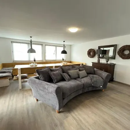 Apartment Am Schlosspark 1 Fewo4 *